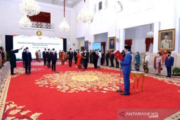 Presiden Jokowi melantik 12 duta besar untuk negara sahabat