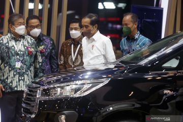 Presiden Jokowi kunjungi GIIAS 2021