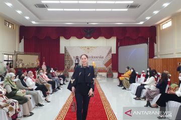 Istri duta besar asing promosikan batik dan tenun di Islamabad