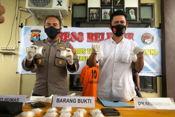 Polda Sulbar menggagalkan pengiriman satu kilogram sabu-sabu