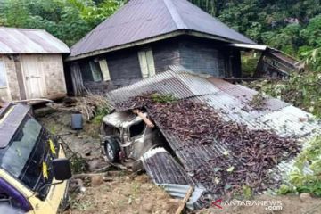 Mensos minta korban longsor Sibolangit tidak kembali ke rumah