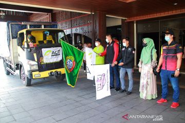 Sekda Pontianak lepas keberangkatan armada ACT bantuan korban banjir