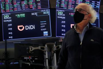Kekhawatiran "lockdown" tekan Dow Jones-S&P, Nasdaq ke rekor tertinggi