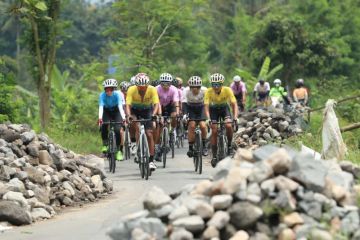 Seri terakhir Tour de Borobudur berakhir di cagar budaya Tuk Budoyo