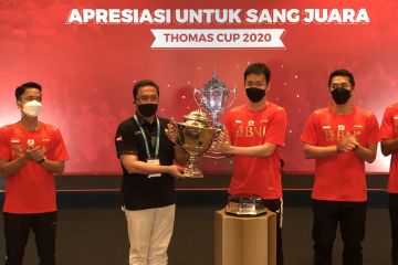 BNI serahkan bonus Rp5 miliar bagi timnas peraih Piala Thomas