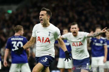 Tottenham petik kemenangan pertama era Conte setelah tekuk Leeds 2-1