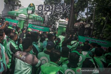 Aksi menolak penyesuaian tarif ojek daring