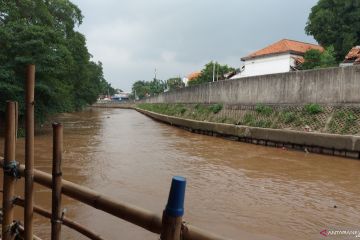 Cegah banjir, Jakarta Timur akan bebaskan lahan bantaran kali