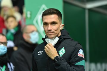 Pelatih Bremen positif COVID-19 di tengah skandal sertifikat vaksin