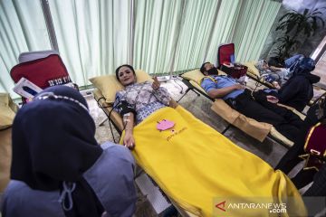 Aksi donor darah pada HUT Korpri ke-50