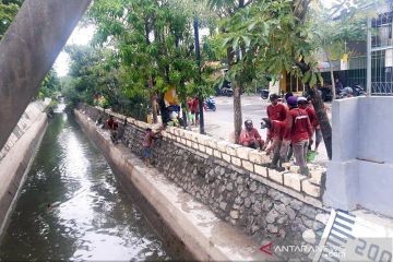 1.400 satgas DPUBMP disiagakan untuk tangani banjir di Surabaya