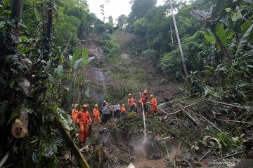 Longsor di kawasan wisata arung jeram Bali, tiga orang meninggal dunia