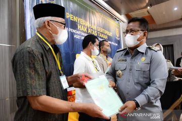 500 sertifikat tanah diserahkan untuk warga Banda Aceh melalui PTSL