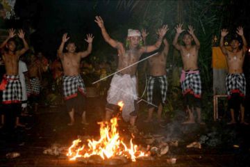 Pementasan Three Bali Spirits