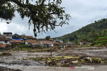 Lahan pertanian rusak diterjang banjir bandang Garut
