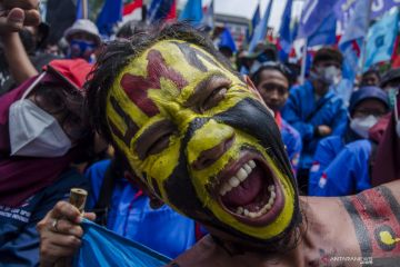 Aksi aliansi buruh di Bandung