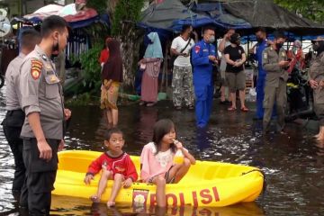 Warga terdampak banjir di Palangka Raya dievakuasi