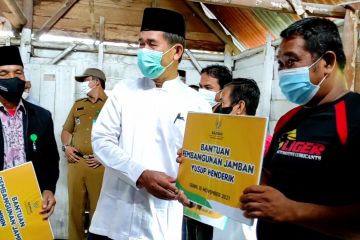 Bantuan 63 jamban agar warga tidak BAB sembarangan