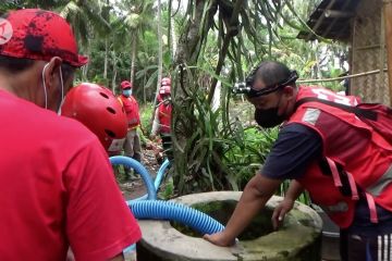 PMI normalisasi sumur warga pasca banjir Jember 