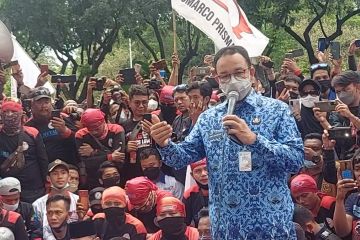 Gubernur DKI Jakarta sambangi massa buruh terkait UMP