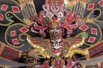 Kemilau Nusantara, semarakkan karnaval malam hari di Semarang