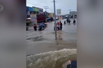 Disindir Fadli Zon, Istana pastikan bantuan banjir Sintang terkendali