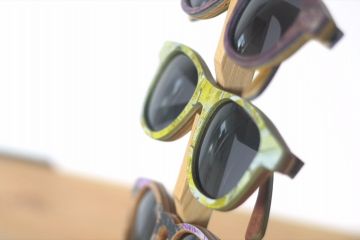 Kacamata dari limbah papan skateboard diminati pasar mancanegara