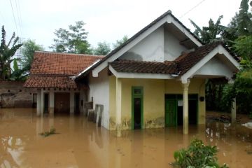 1.294 KK di Jember terdampak banjir dan longsor