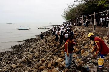 Koarmada II gelar program laut bersih di sekitar Suramadu