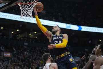 Grizzlies lumpuhkan Raptors 98-91