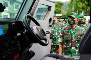 Kodam XVII/Cenderawasih serahkan 67 kendaraan operasional Mabes TNI AD