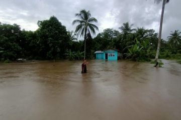Banjir setinggi 1,3 meter landa empat lokasi di Kabupaten Natuna