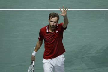 Medvedev dan Rublev antarkan tim Rusia ke semifinal Piala Davis