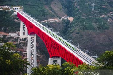 Lokasi transit jalur kereta China-Laos mulai beroperasi angkut barang