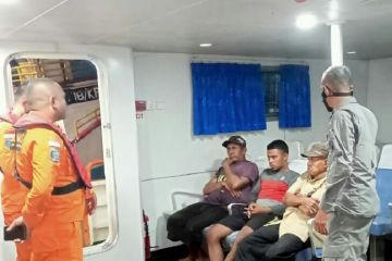 Tim SAR gabungan selamatkan dua warga di perairan Maluku Tenggara