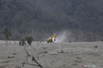 Pencarian korban letusan Gunung Semeru