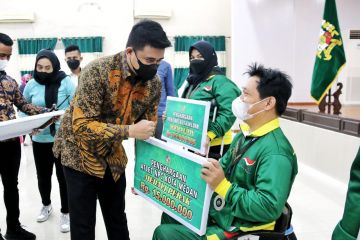 Wali Kota Medan serahkan tali asih kepada atlet NPC