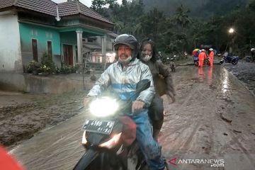 DPR minta pemerintah bergerak cepat bantu korban erupsi Gunung Semeru