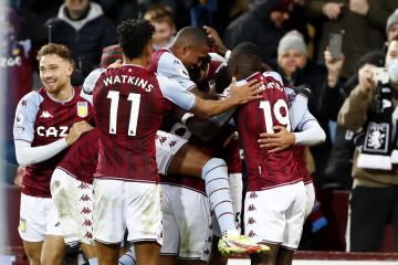 Dua gol Konsa membuat Aston Villa taklukkan Leicester 2-1