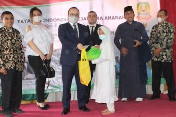 Kedubes Azerbaijan beri santunan kepada anak yatim di Bekasi