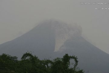 Gunung Merapi tiga kali luncurkan awan panas guguran