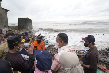 Plt Gubernur Sulsel tinjau abrasi di Takalar