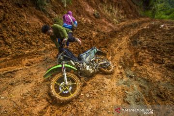 Dampak tanah longsor di Kabupaten Hulu Sungai Tengah