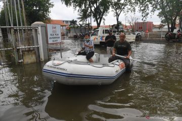 DKI persiapkan tempat pengungsian hingga logistik karena banjir rob