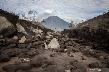 Hoaks! Rekaman Gunung Semeru sesaat sebelum erupsi