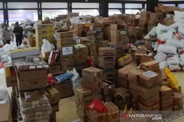 Bantuan logistik untuk korban bencana letusan Gunung Semeru