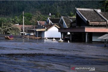 Puluhan rumah di Kamar Kajang terendam material Semeru akibat hujan