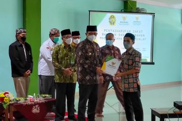 Baznas Yogyakarta salurkan bantuan modal untuk mualaf