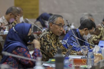 OJK minta perbankan tetap bentuk pencadangan dana