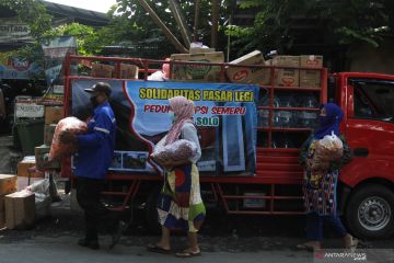 Solidaritas pedagang pasar untuk korban Semeru